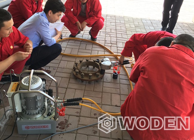 沃頓現(xiàn)場培訓(xùn)講解液壓扳手必須知道的使用安全要點(diǎn) 沃頓現(xiàn)場培訓(xùn)講解液壓扳手必須知道的使用安全要點(diǎn)