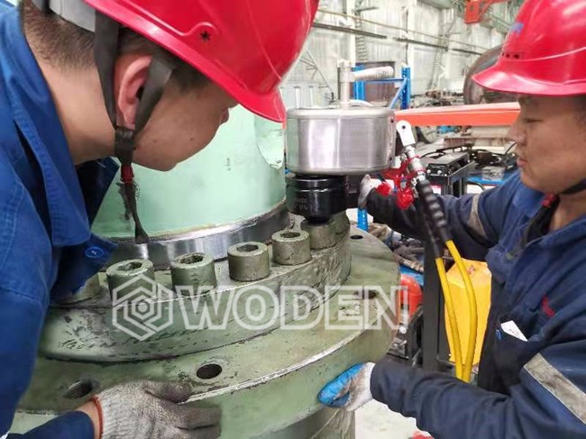 用戶(hù)使用沃頓液壓扳手拆松螺栓 用戶(hù)使用沃頓液壓扳手拆松螺栓